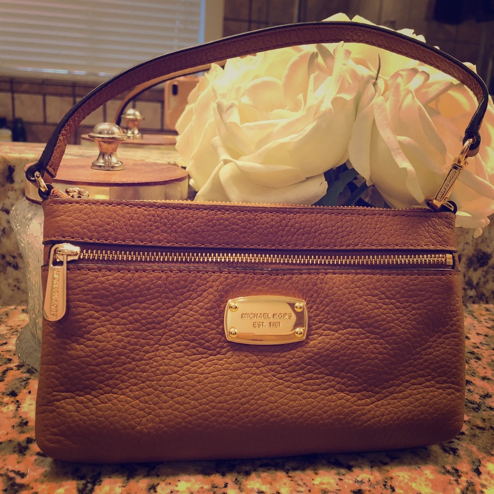 Small Michael Kors wristlet/bag